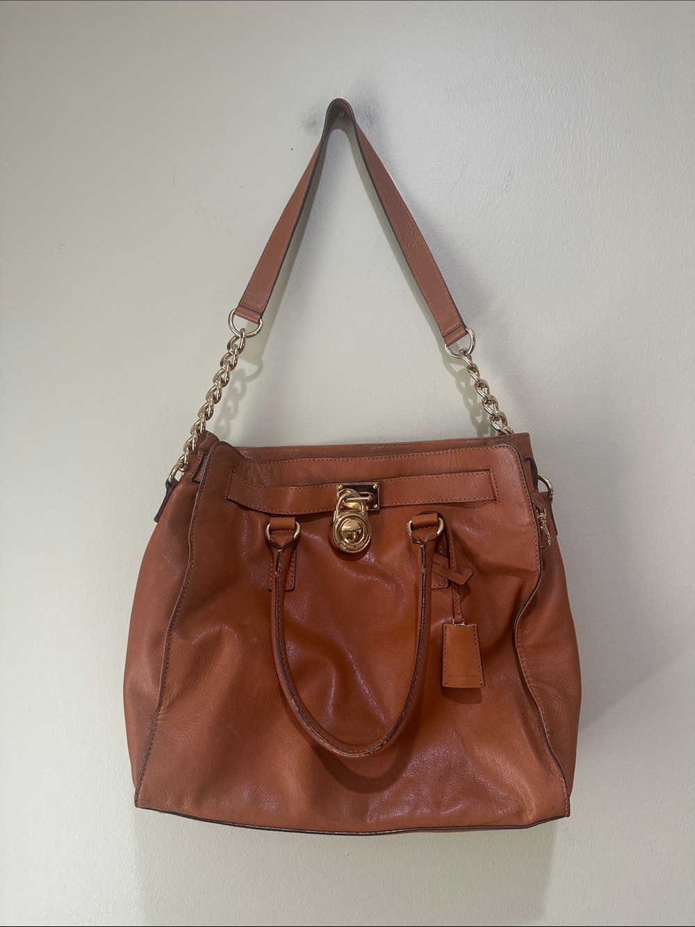 🔥Michael Kors Brown Leather Shoulder Tote with Gold Hardware